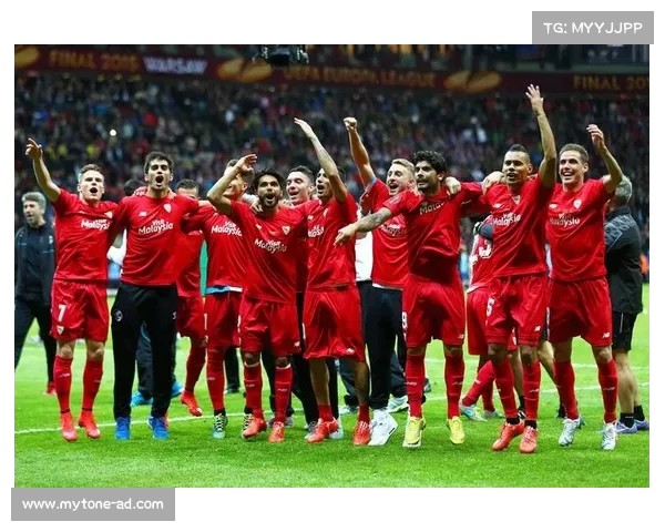 欧冠荣耀加冕再现巅峰之战球迷狂欢夜全程回顾 欧冠荣耀加冕再现巅峰之战球迷狂欢夜全程回顾