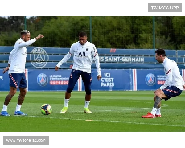 马尔基尼奥斯领衔巴黎防线助力球队重回巅峰目标全面剖析